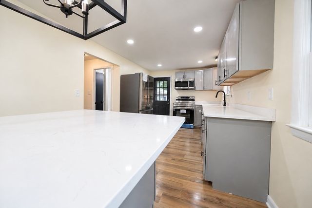 430 W Britannia St, Taunton, MA 02780