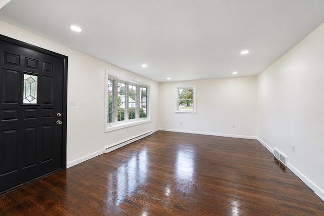 430 W Britannia St, Taunton, MA 02780