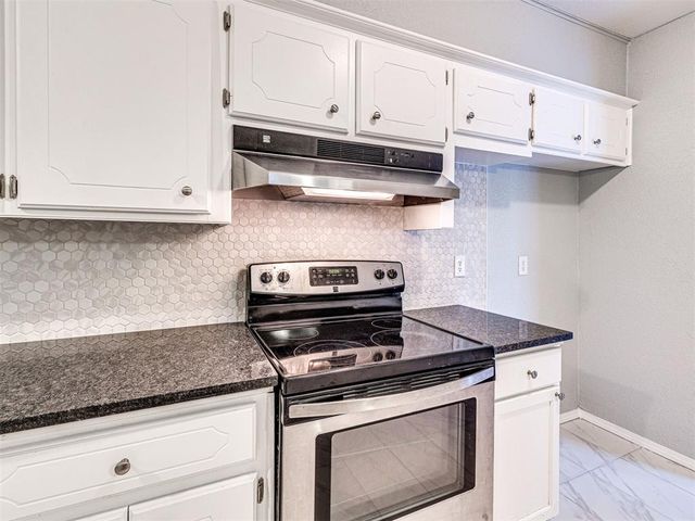 305 Woodside Drive, Norman, OK 73071