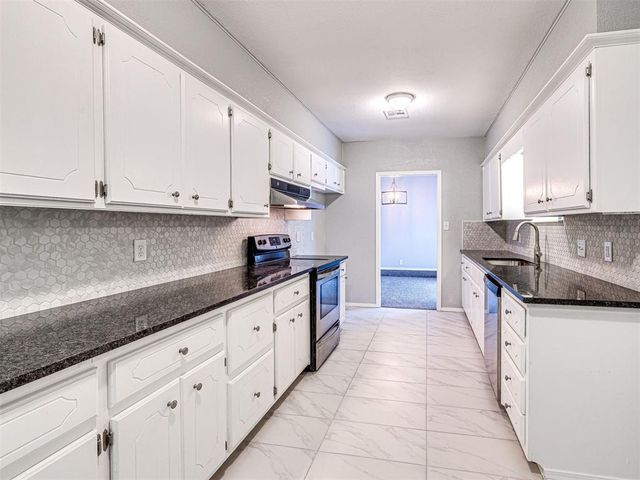 305 Woodside Drive, Norman, OK 73071