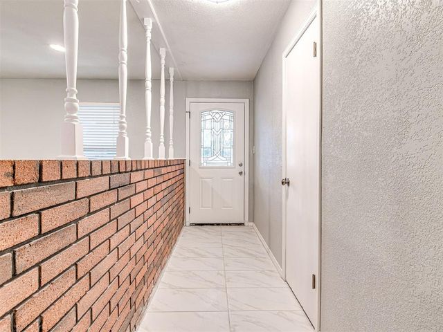 305 Woodside Drive, Norman, OK 73071