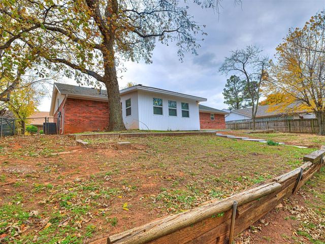 305 Woodside Drive, Norman, OK 73071