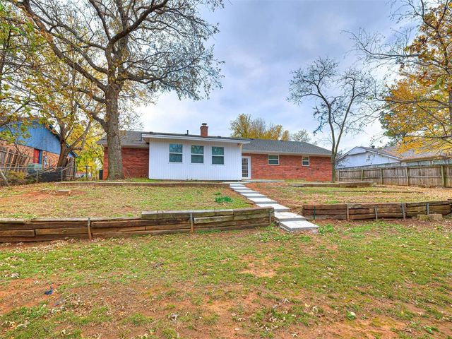 305 Woodside Drive, Norman, OK 73071