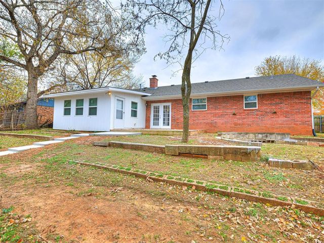 305 Woodside Drive, Norman, OK 73071