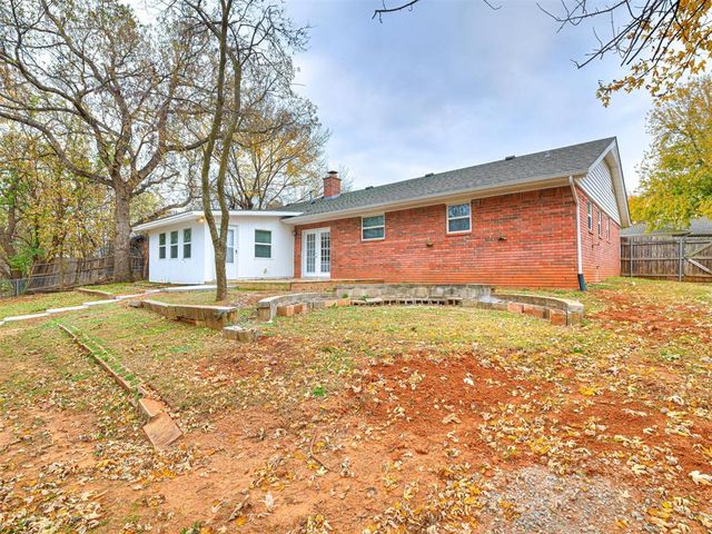 305 Woodside Drive, Norman, OK 73071