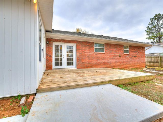 305 Woodside Drive, Norman, OK 73071