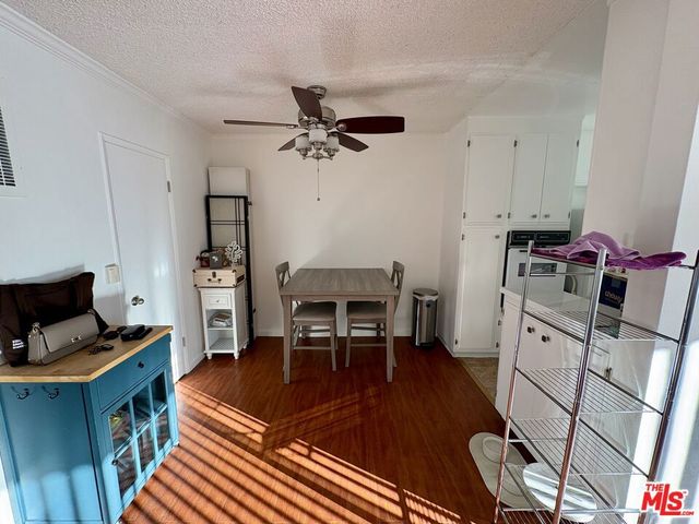 11815 Mayfield Avenue, Los Angeles, CA 90049