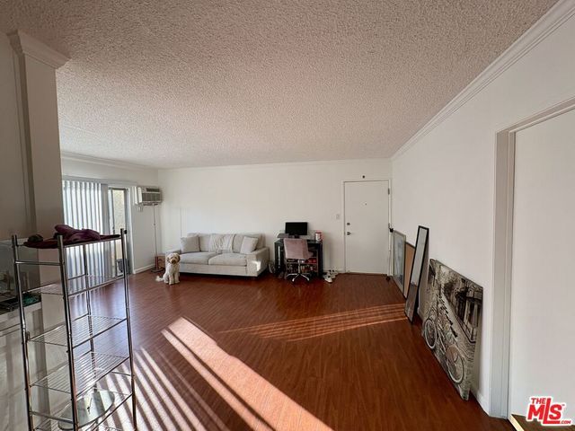 11815 Mayfield Avenue, Los Angeles, CA 90049