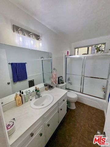 11815 Mayfield Avenue, Los Angeles, CA 90049