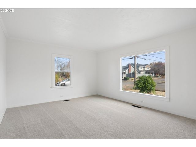1173 Ne 70TH Ave, Portland, OR 97213