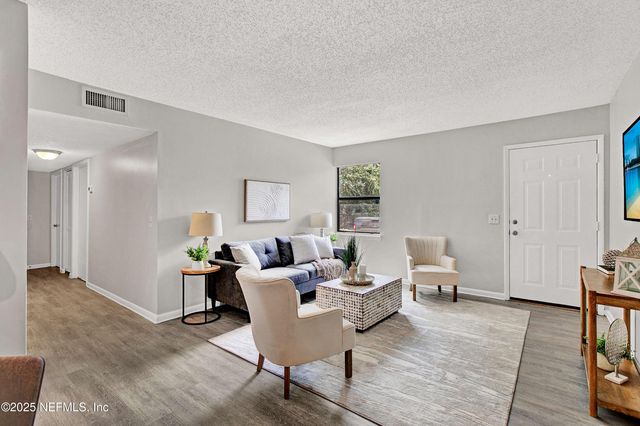 10825 KEY HAVEN Boulevard 508, Jacksonville, FL 32218