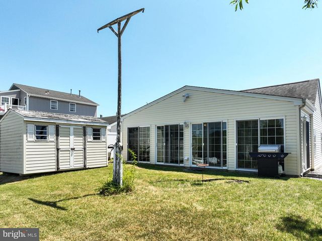 28 LAKE SAINT CLAIR DR, Little Egg Harbor Twp, NJ 08087
