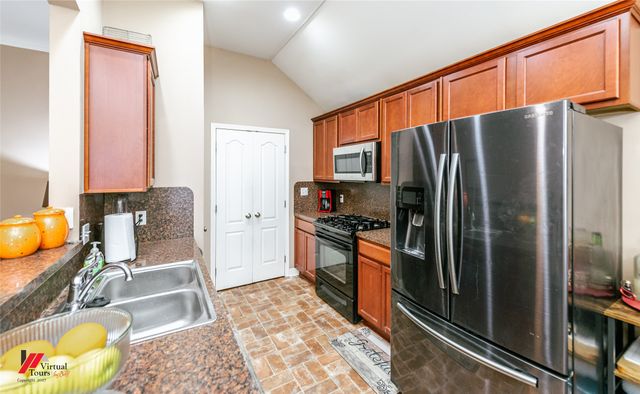 3726 Sabine Pass Dr, Bossier City, LA 71111