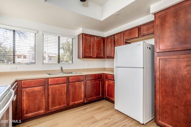 750 E NORTHERN Avenue 1052, Phoenix, AZ 85020