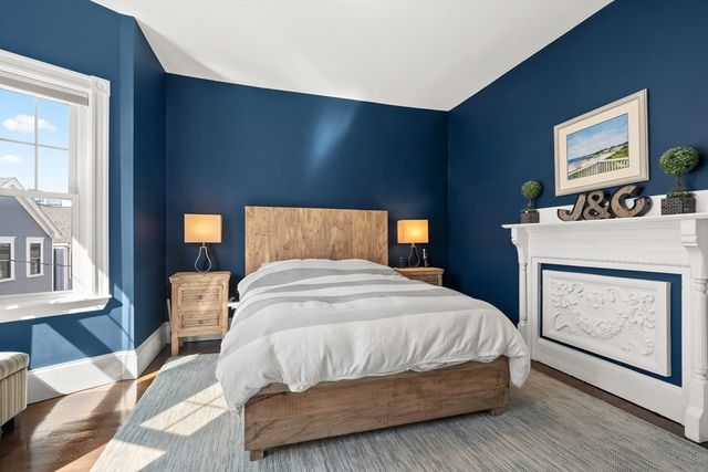 372 Silver St 1, Boston, MA 02127