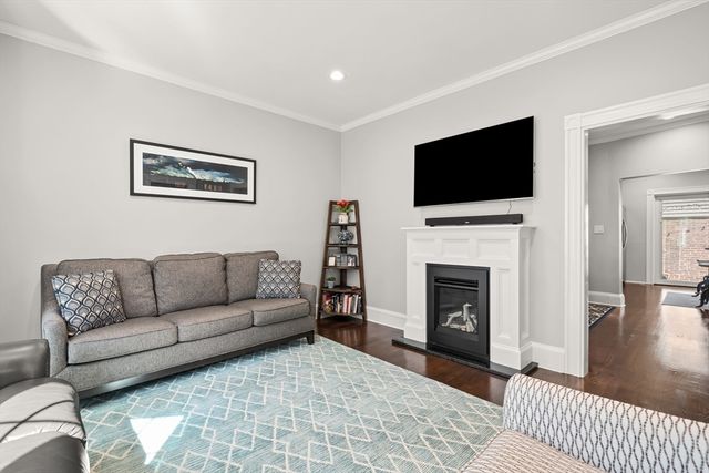 372 Silver St 1, Boston, MA 02127