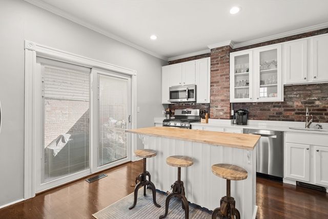 372 Silver St 1, Boston, MA 02127