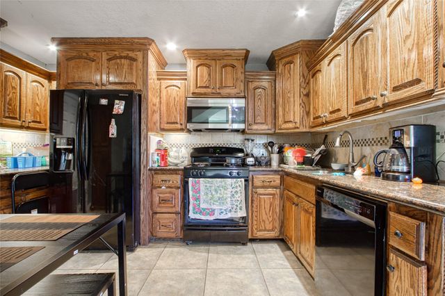 440 County Road 4893, Dayton, TX 77535