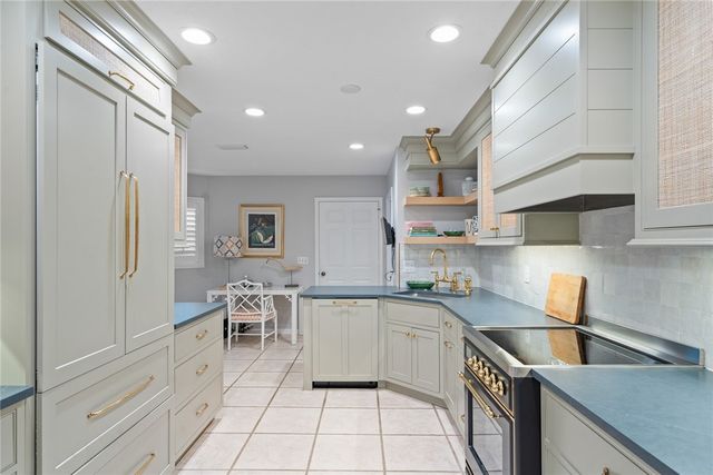 2523 Ocean Drive 2, Vero Beach, FL 32963