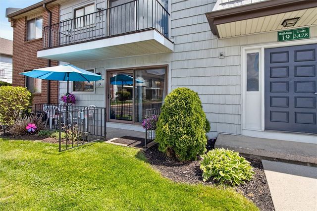 19 Great Wood Court, Perinton, NY 14450