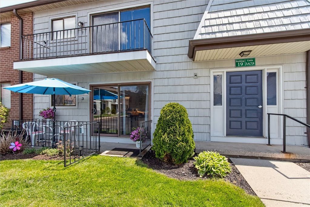 19 Great Wood Court, Perinton, NY 14450