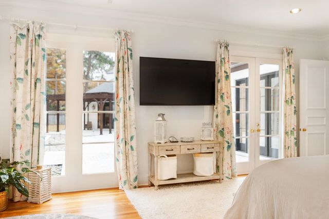 5352 N CLOVER DR, Memphis, TN 38120