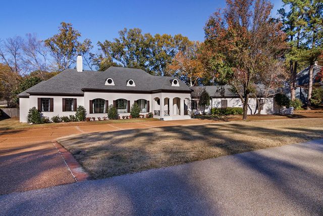 5352 N CLOVER DR, Memphis, TN 38120