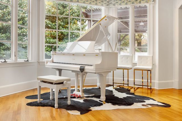 5352 N CLOVER DR, Memphis, TN 38120