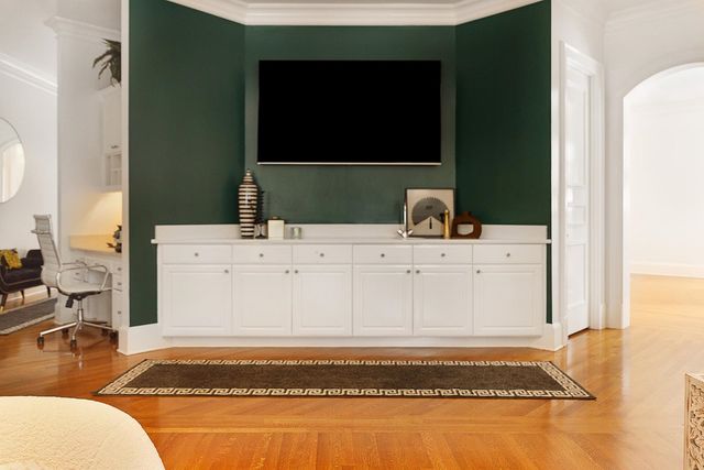 5352 N CLOVER DR, Memphis, TN 38120