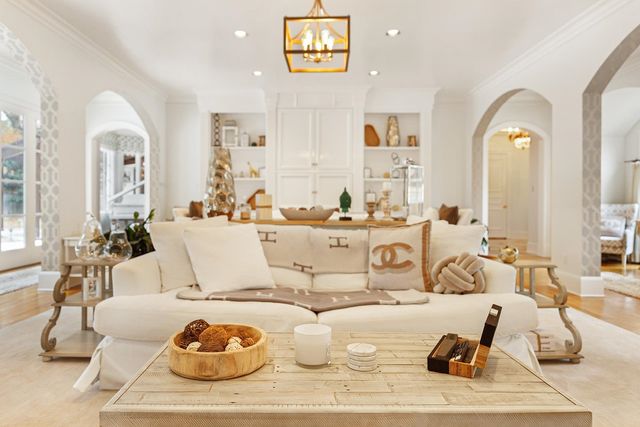 5352 N CLOVER DR, Memphis, TN 38120