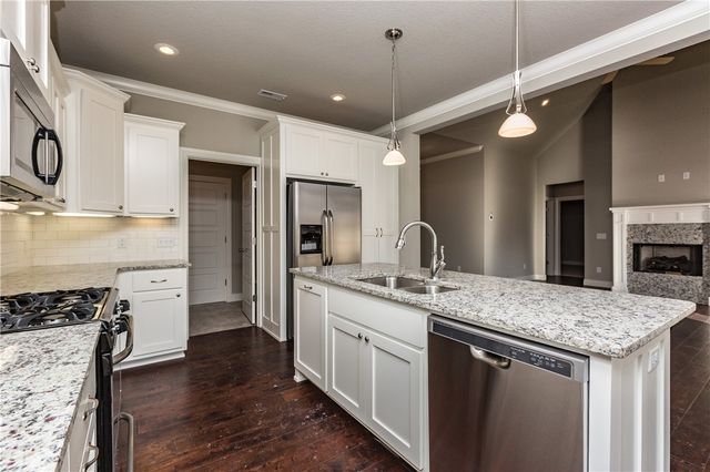1511 Abbey Lane, Centerton, AR 72719