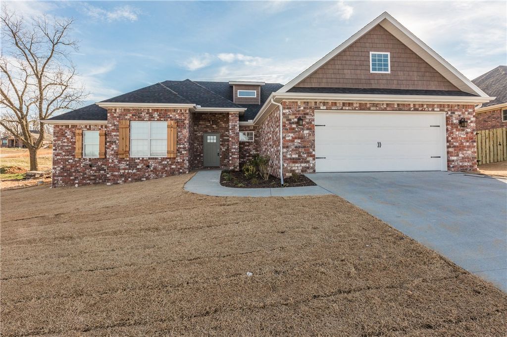 1511 Abbey Lane, Centerton, AR 72719