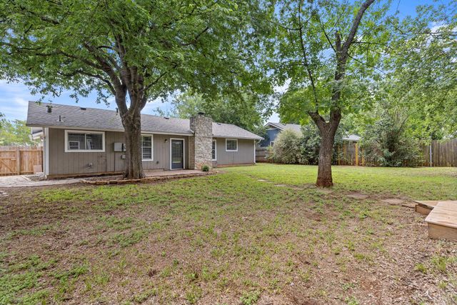 618 Buckskin DR, Round Rock, TX 78681