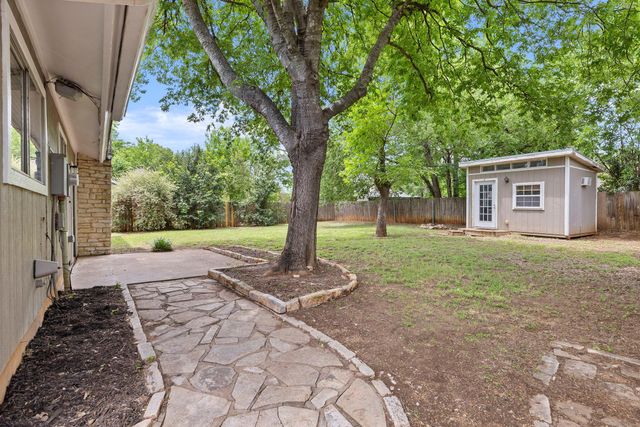 618 Buckskin DR, Round Rock, TX 78681