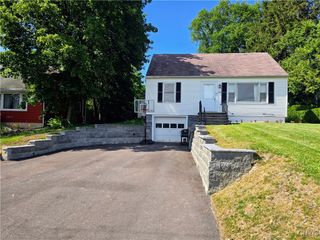 120 West Dauenhauer Street, Manlius, NY 13057
