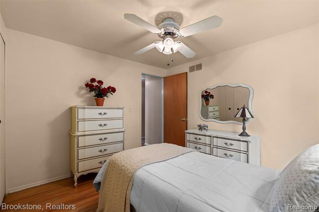 2002 Hempstead Drive, Troy, MI 48083