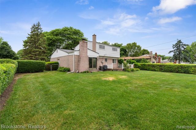 2002 Hempstead Drive, Troy, MI 48083