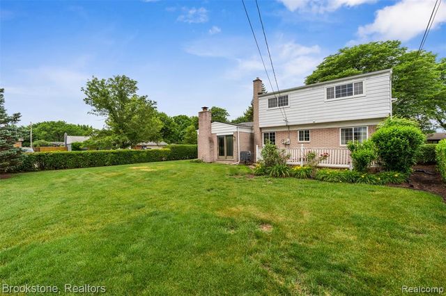 2002 Hempstead Drive, Troy, MI 48083