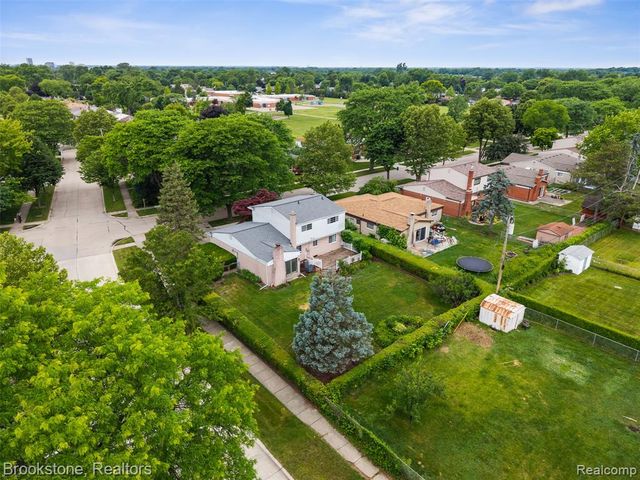 2002 Hempstead Drive, Troy, MI 48083