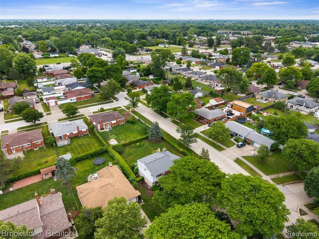 2002 Hempstead Drive, Troy, MI 48083