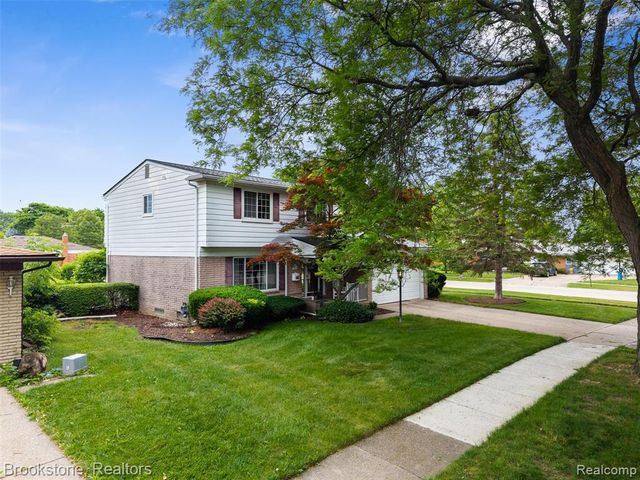 2002 Hempstead Drive, Troy, MI 48083