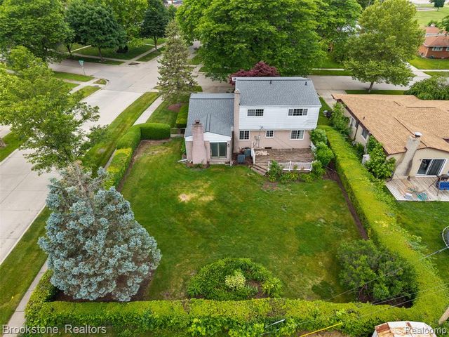2002 Hempstead Drive, Troy, MI 48083