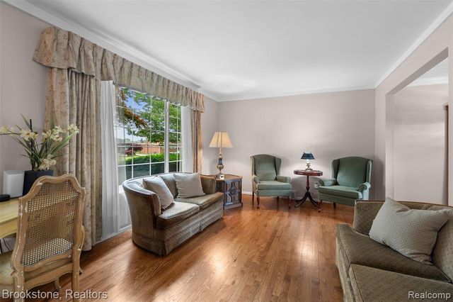 2002 Hempstead Drive, Troy, MI 48083