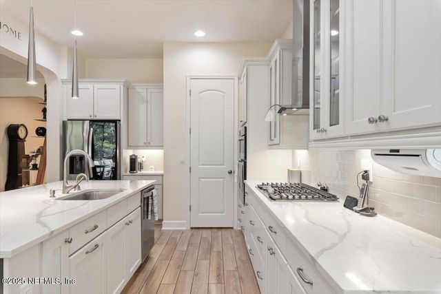 3040 MONTILLA Drive, Jacksonville, FL 32246