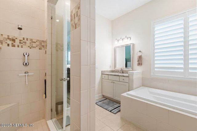 3040 MONTILLA Drive, Jacksonville, FL 32246