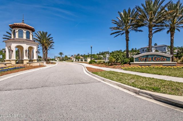 3040 MONTILLA Drive, Jacksonville, FL 32246