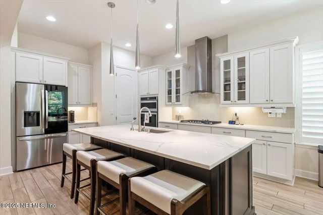 3040 MONTILLA Drive, Jacksonville, FL 32246