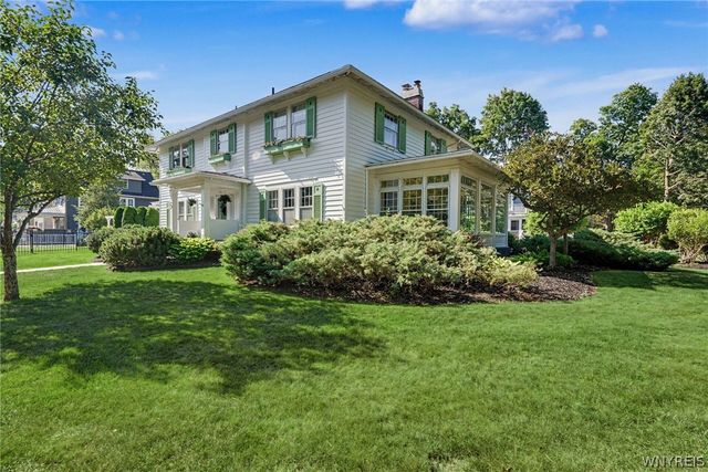 150 Pierce Avenue, Hamburg, NY 14075