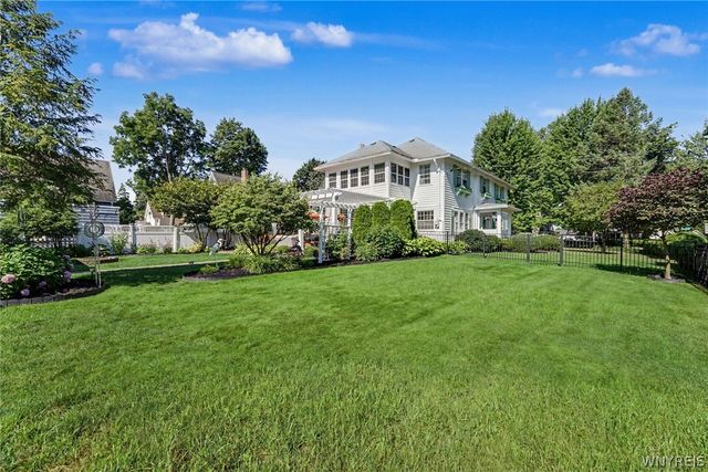 150 Pierce Avenue, Hamburg, NY 14075