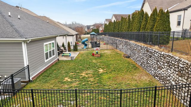 531 Lingering Way, Hendersonville, TN 37075